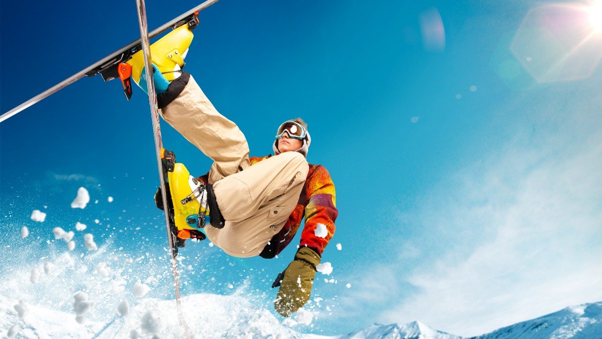 1187224231 skiing jpg