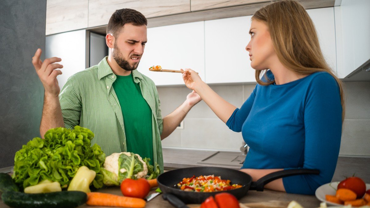 1430134382 couple cooking eating meal food jpg