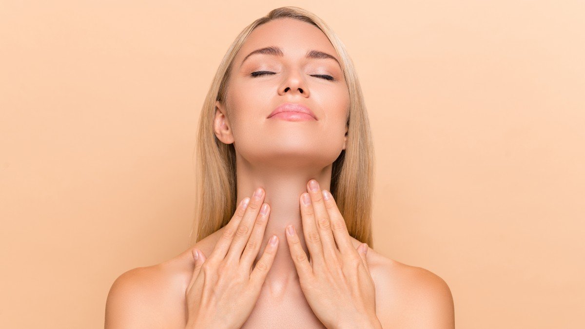 2196950863 thyroid neck jpg