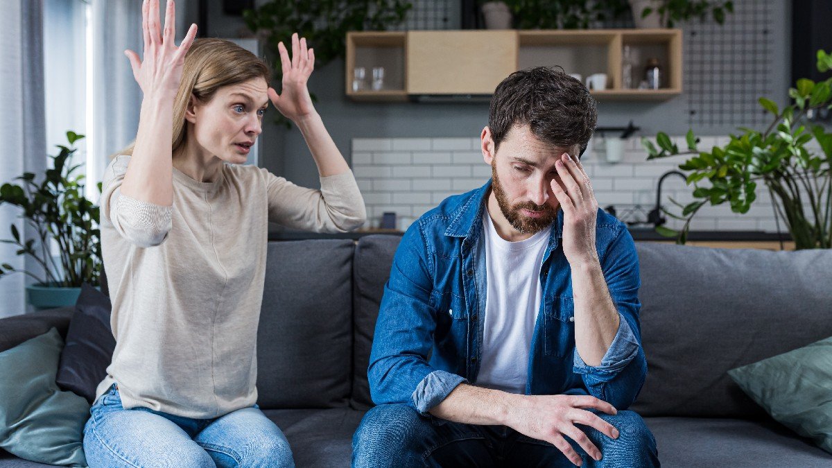 2199766577 couple fighting abuse jpg