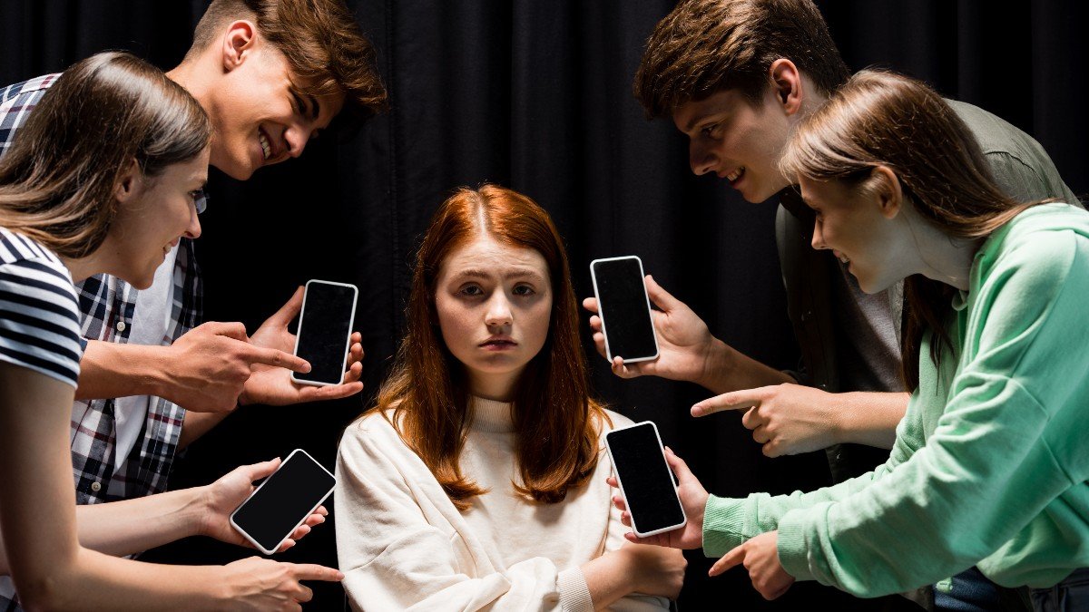 220630181854 cyberbullying jpg