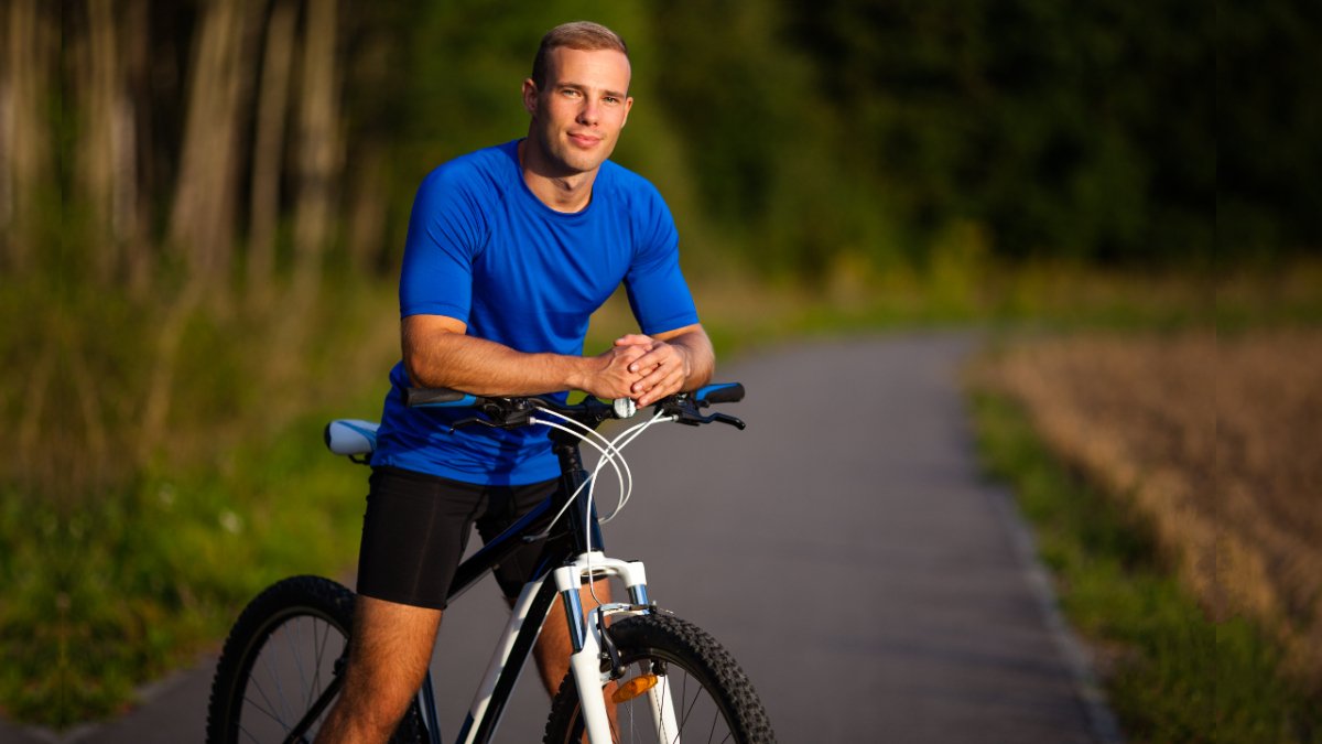 220704195244 man ari bicycle jpg