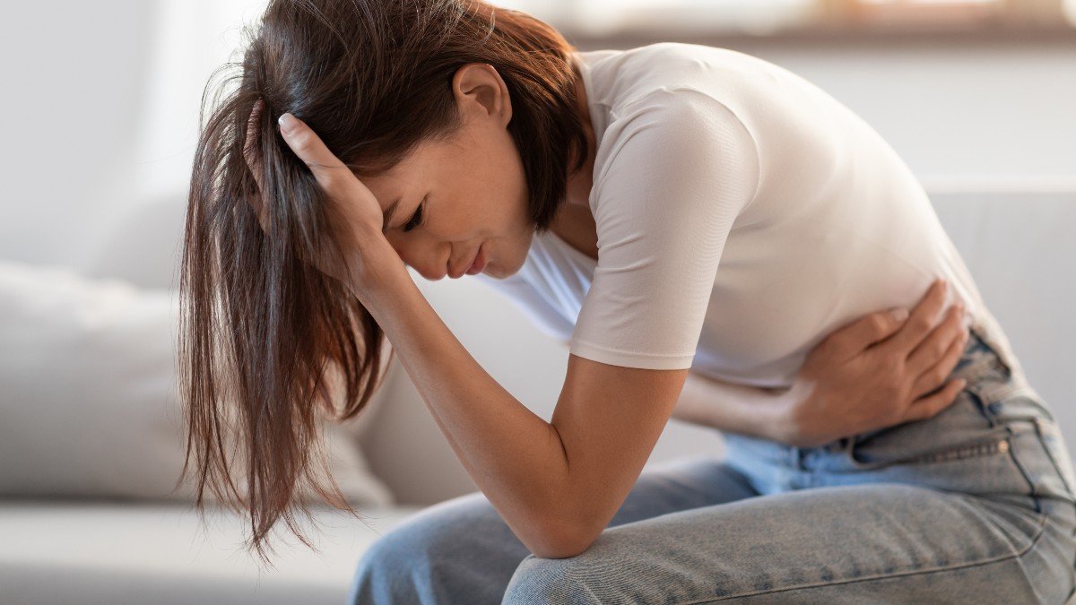 2400006799 woman pain worried jpg