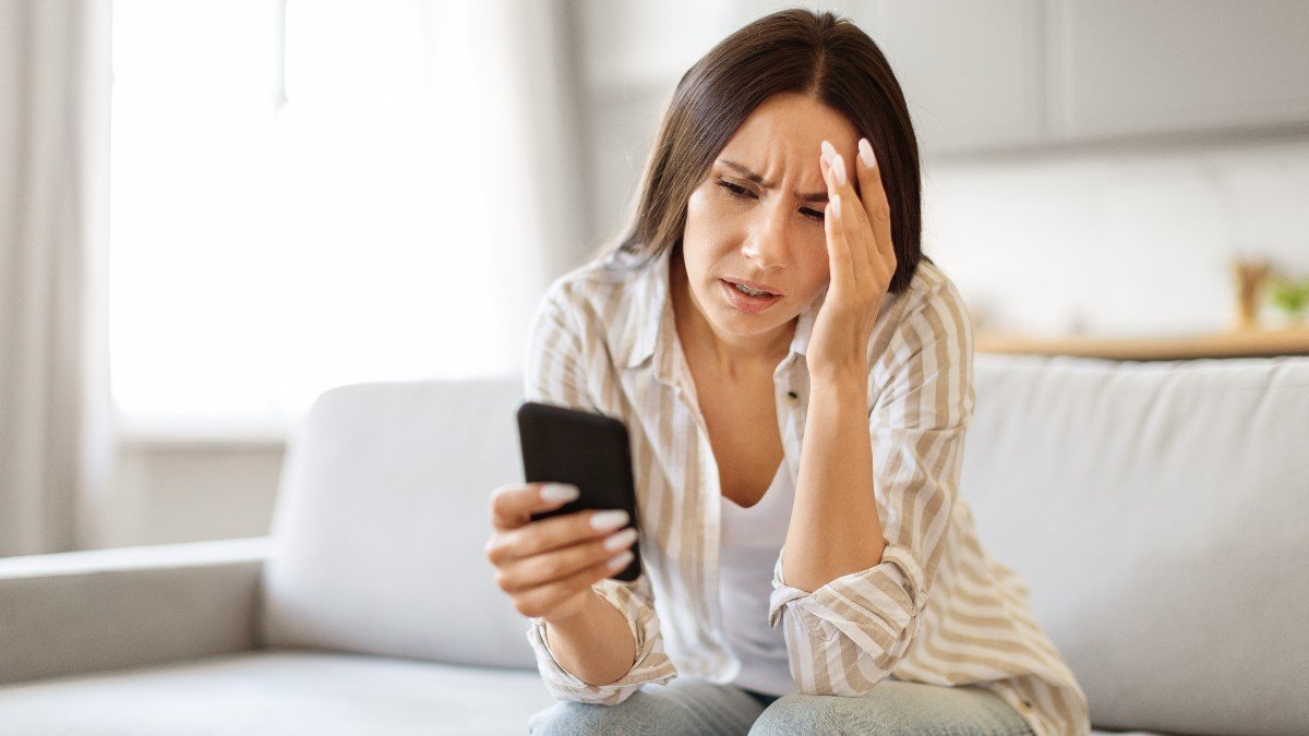 2410549115 worried sad smartphone chatbot jpg