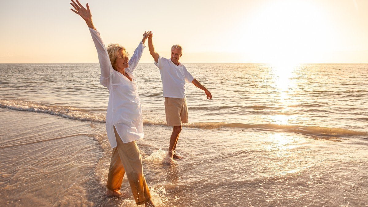 2467954637 happy couple beach jpg