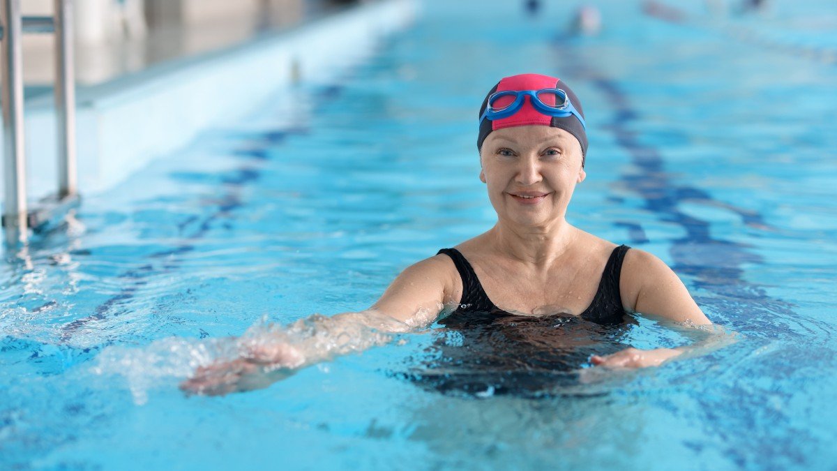 2763440363 swimming jpg