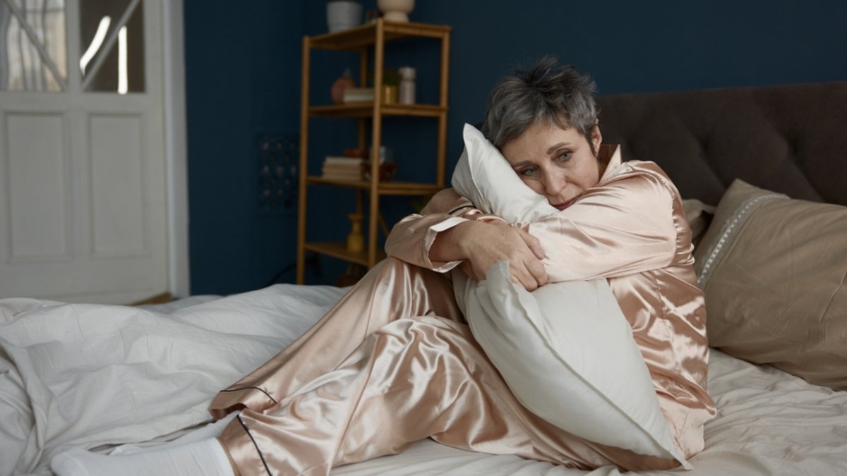aypnia gynaika shutterstock 2460665511 jpg