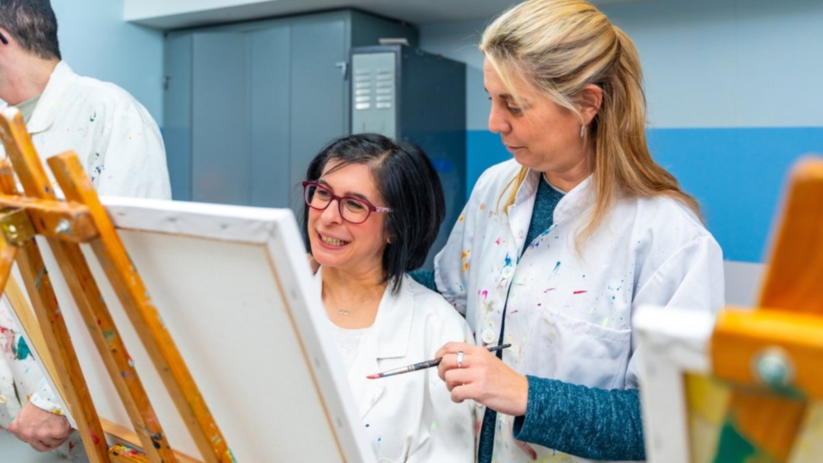 aytismos shutterstock 2433708177 jpg