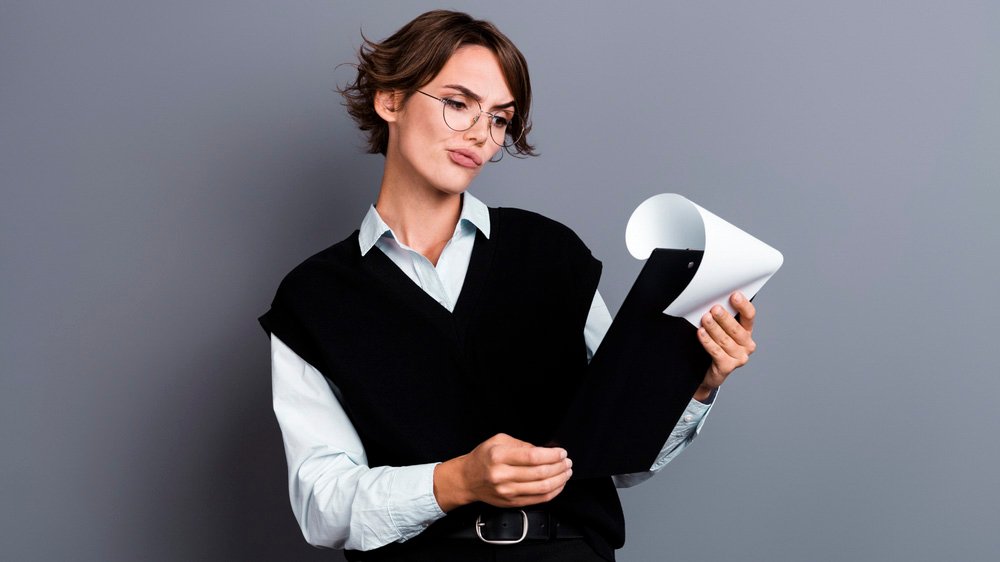 contract simbolaio shutterstock 2419381003 edited jpg