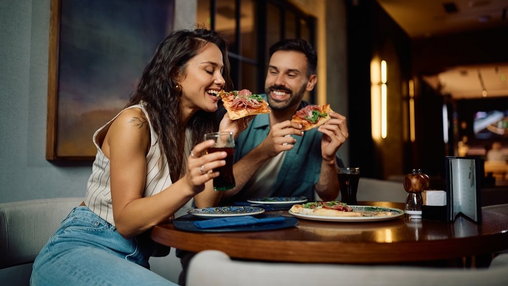 dinner deipno pizza shutterstock 2676764017 jpg
