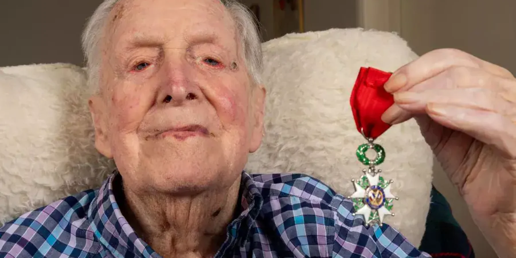 106xronos makrozoia webp webp