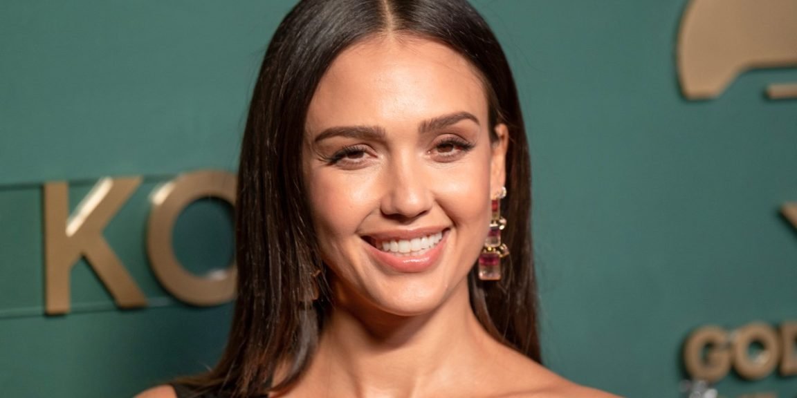 2218460105 jessica alba jpg