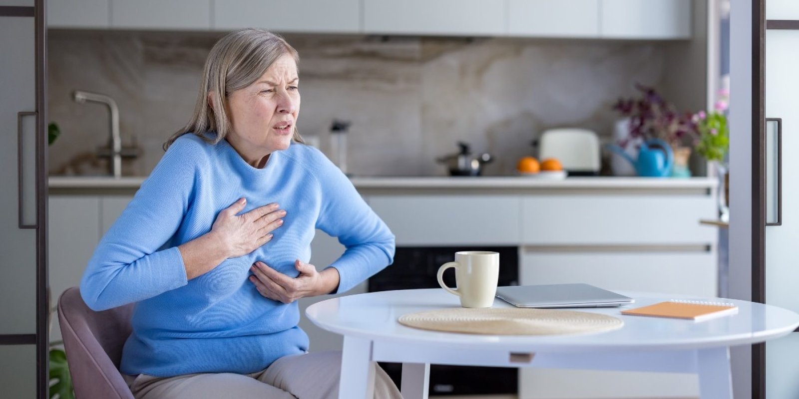 2736537979 menopause woman heart problem jpg