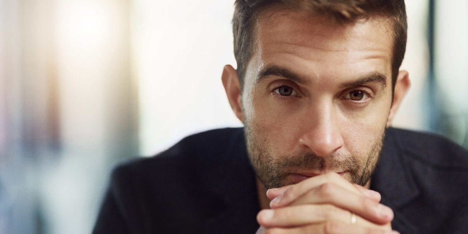 6 Συνήθειες που Αυτοδημιουργούμε και μας Οδηγούν στη Δυστυχία