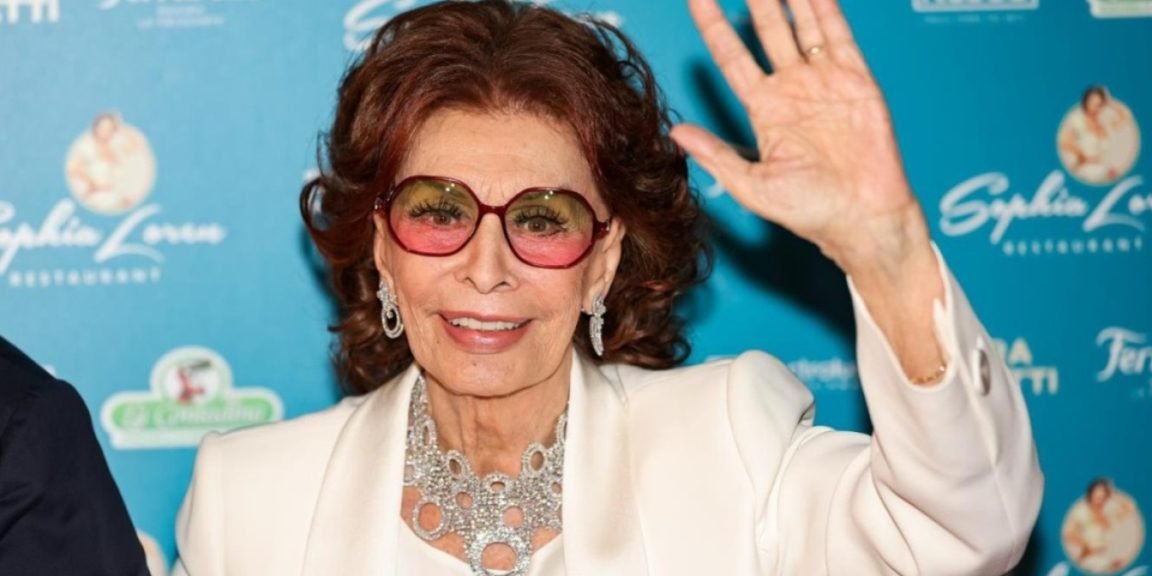 Collage Maker 25 Sep 2023 12 45 AM 208 jpg