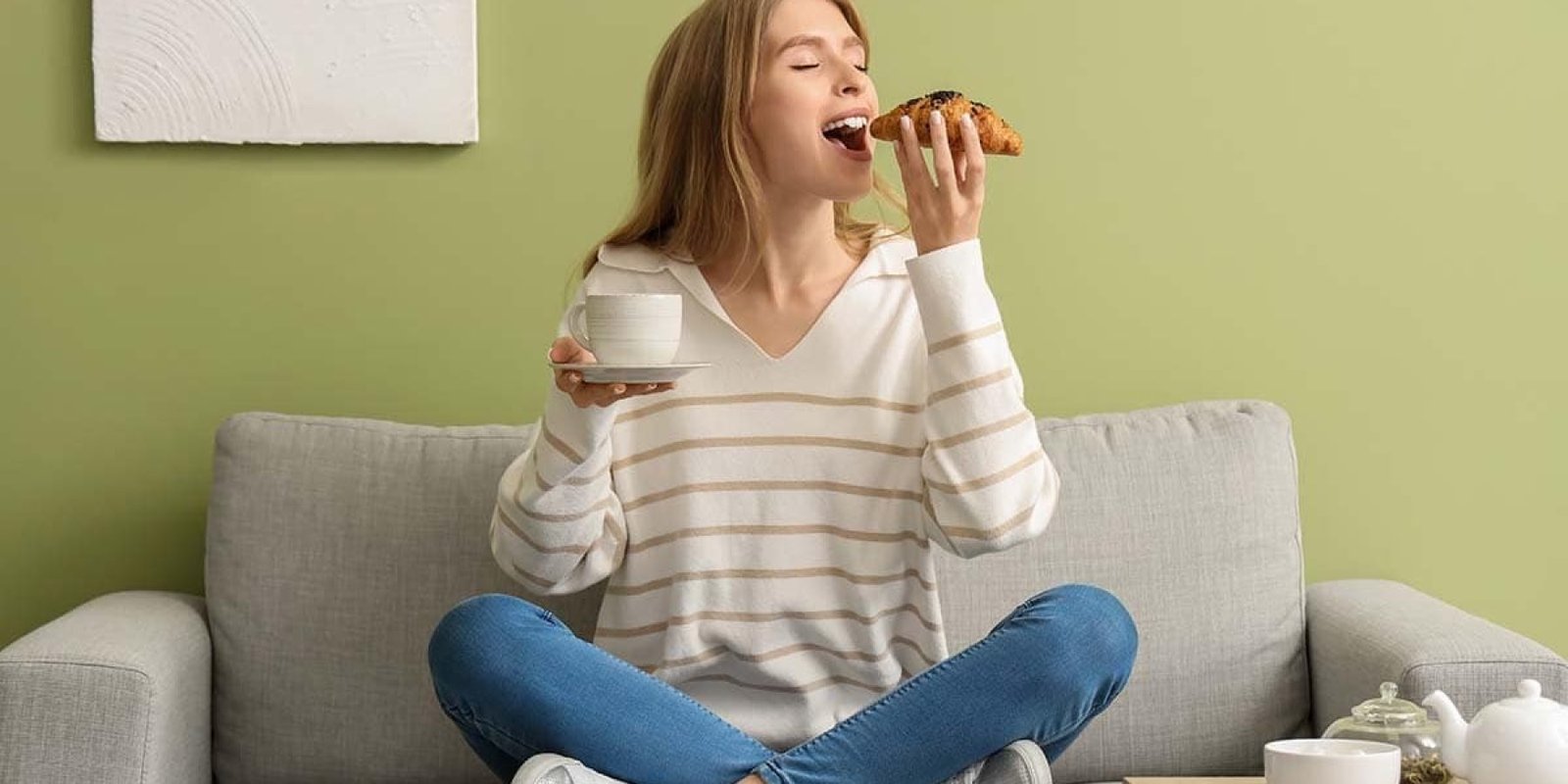 croissant 2437180435 jpg