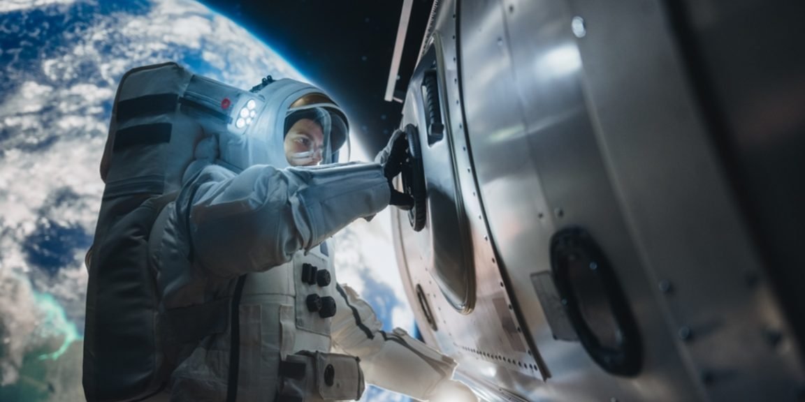 diastima shutterstock 2488230479 jpg