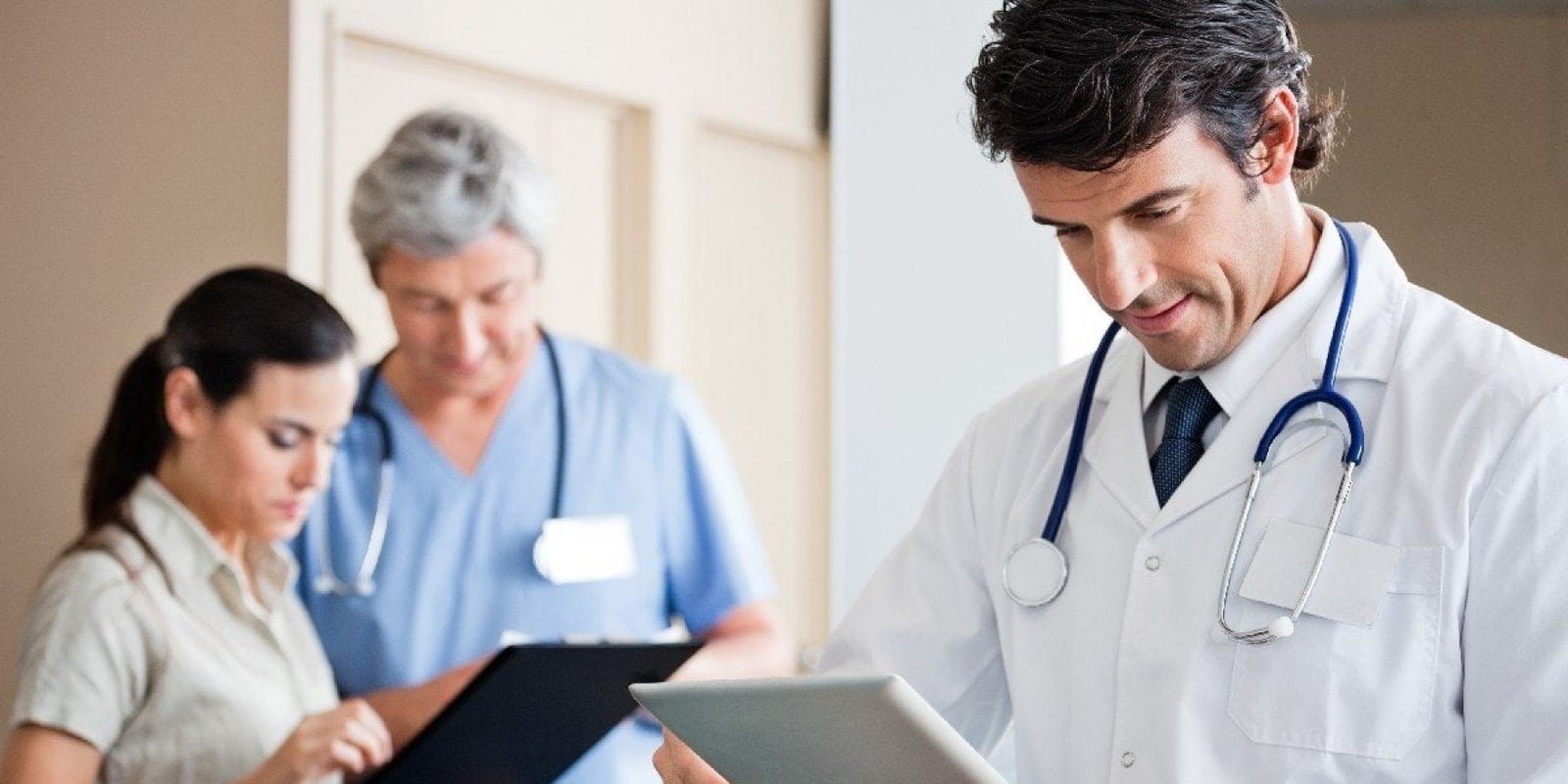 doctors with tablet 130682090 jpg