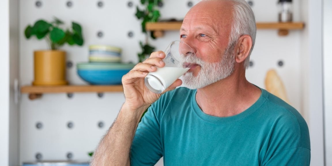 milk galaktokomika shutterstock 2330907433 jpg