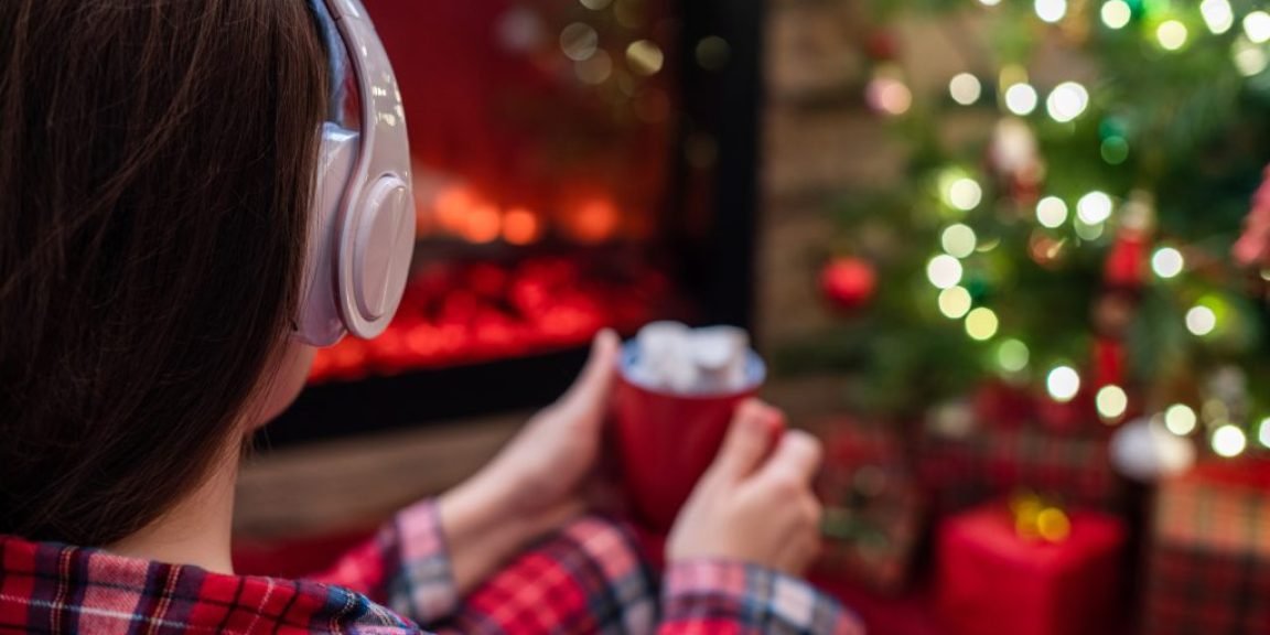 pos epireazei christoygenniatiki moysiki 1024x683 jpg