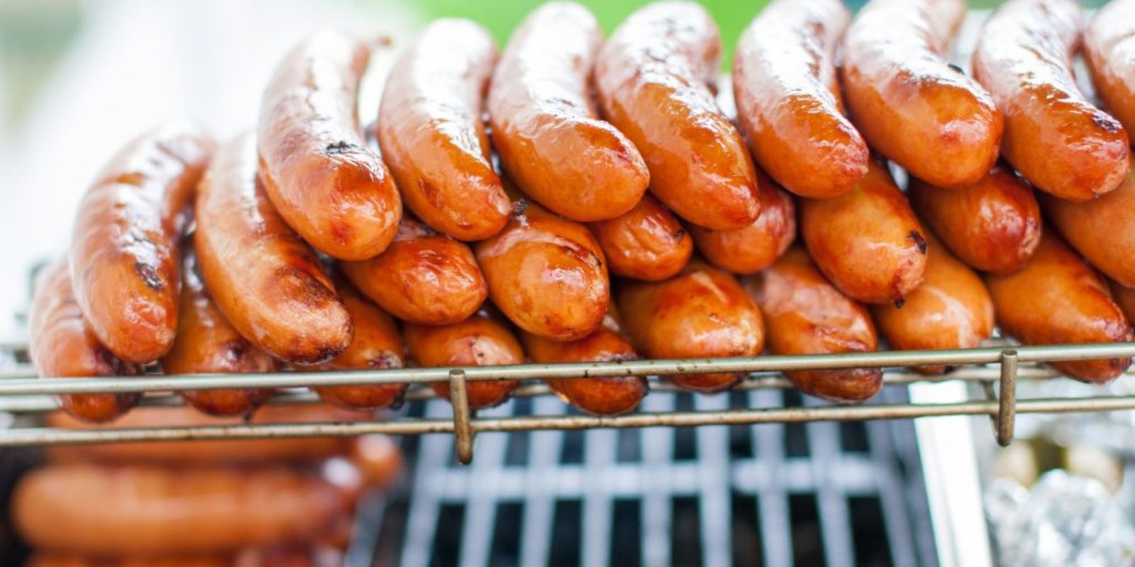 ti symvainei ena loykaniko imera 1024x683 jpg