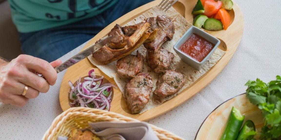 ti symvainei xekiname trome kreas 1024x683 jpg