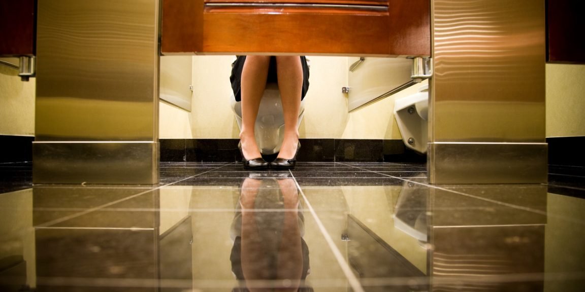 toilet iStock 108149497 jpg