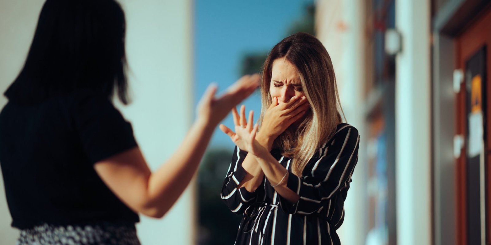 women friends sisters fight 2335952345 jpg