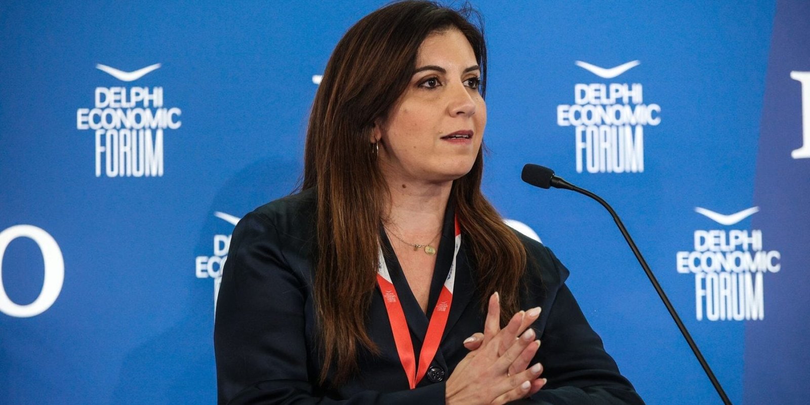 Ανακαλύπτοντας το Μέλλον Η Καινοτομία στην Φαρμακευτική Πολιτική της Λαμπρίνας