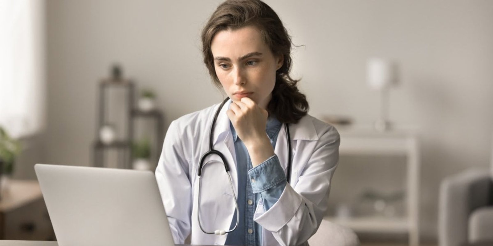 ΙΣΘ Υπεύθυνη Χορήγηση Συνταγογραφούμενων Φαρμάκων ΙΣΘ Υπεύθυνη Χορήγηση Συνταγογραφούμενων Φαρμάκων