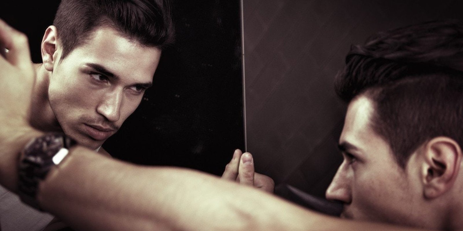 Νάρκισσοι: Η ανάγκη για προσοχή και η επίδραση στις σχέσεις