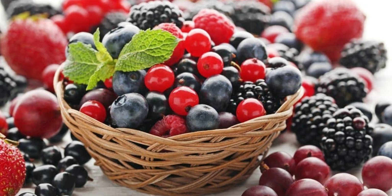 Το μαύρο φρούτο Ενίσχυση υγείας εγκεφάλου καρδιάς και οστών