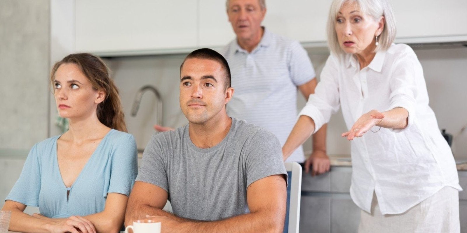 Τοξικοί Συγγενείς Πώς να Διαχειριστείτε τις Σχέσεις σας με Ψυχραιμία