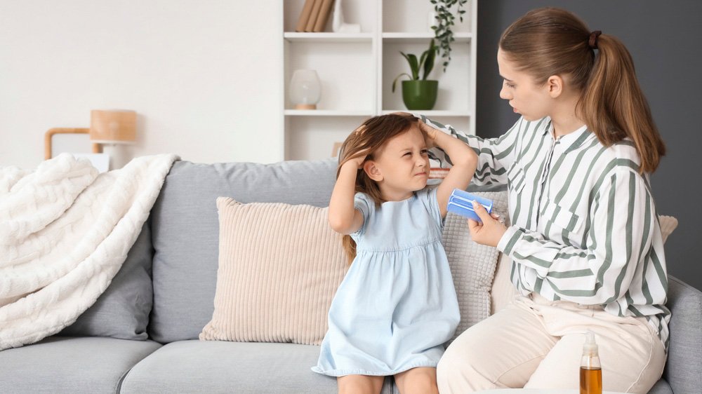 lice psires shutterstock 2585054911 jpg