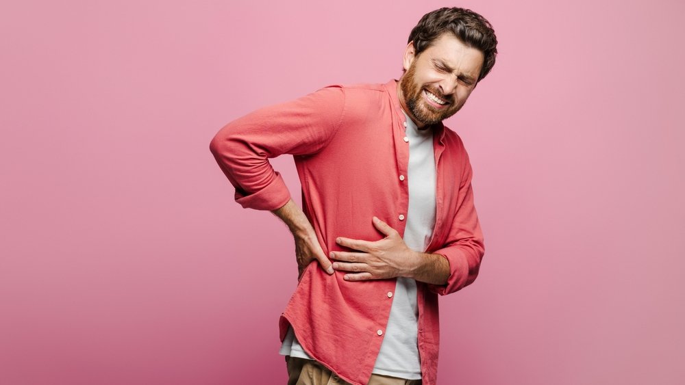 man pain kidneys nefra shutterstock 2491687263 jpg