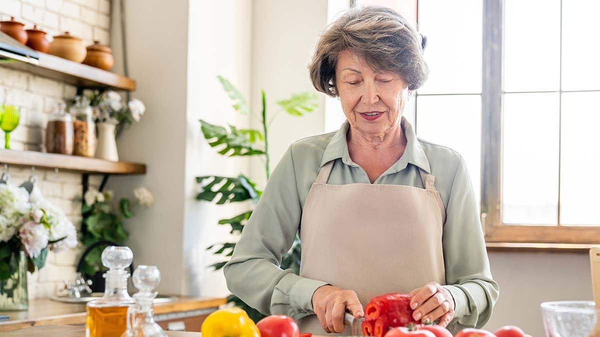 oldlady 2433280047 jpg