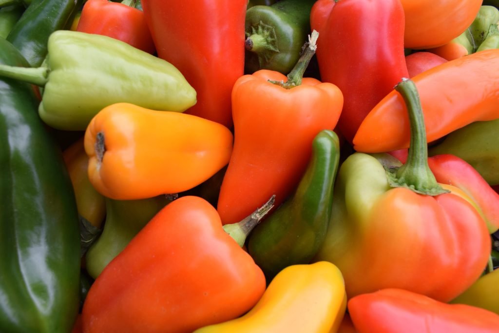 piperies prasines kokkines 1024x683 jpg