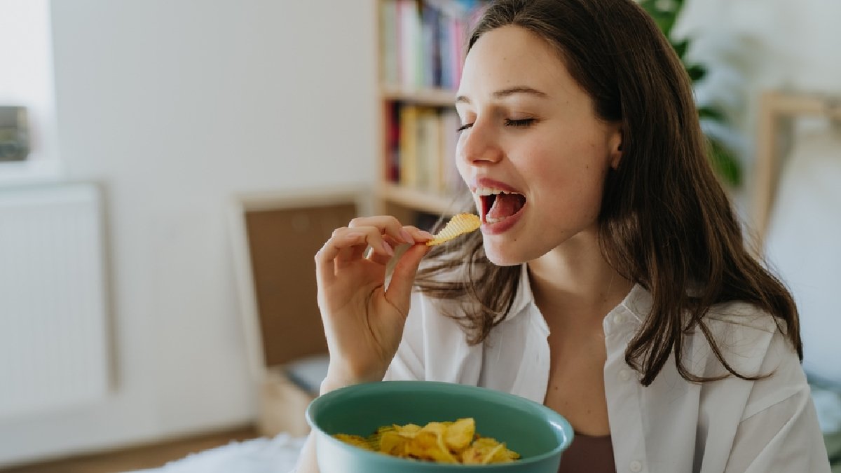 snak shutterstock 2435894673 jpg