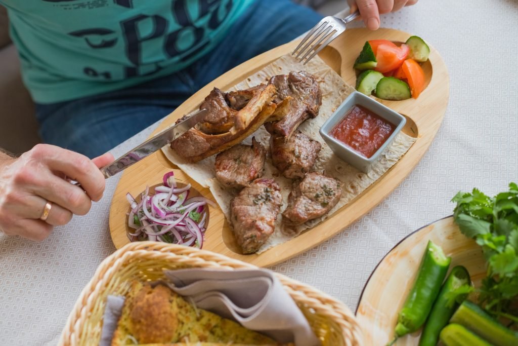 ti symvainei xekiname trome kreas 1024x683 jpg